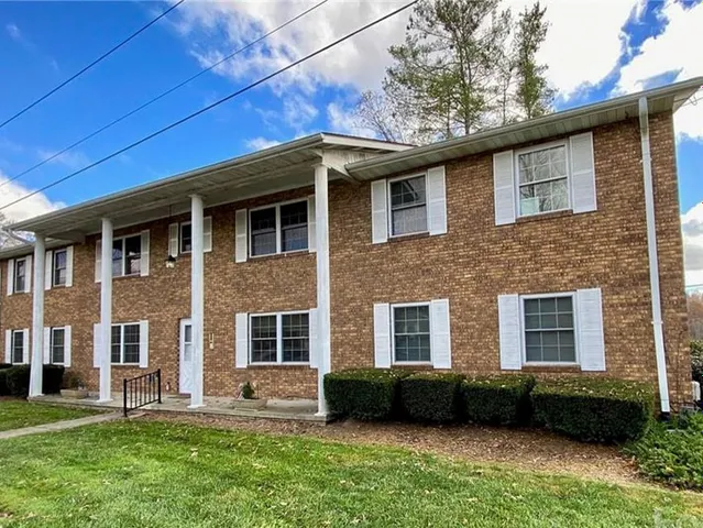 Brookside Manor - Hendersonville, NC