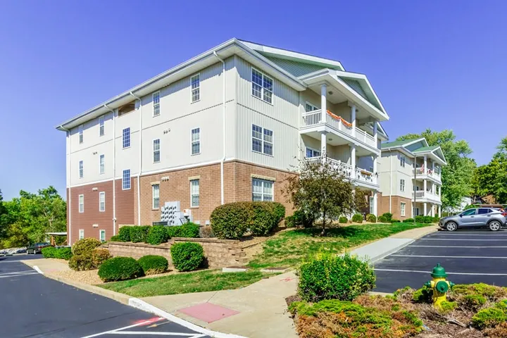 Greendale Manor - St. Charles, MO