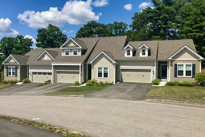 Brooksmont - Holliston, MA