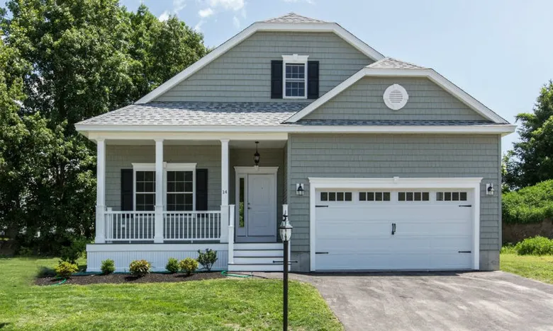 The Paddock - Salem, New Hampshire