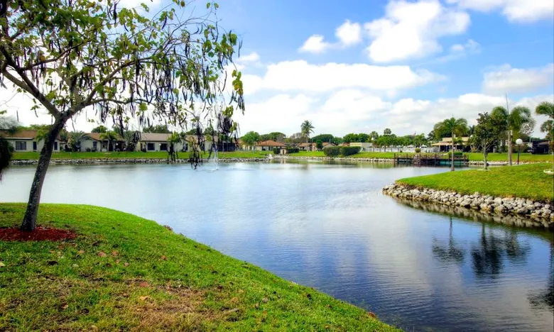 The Meadows of Crystal Lake - Deerfield Beach, FL