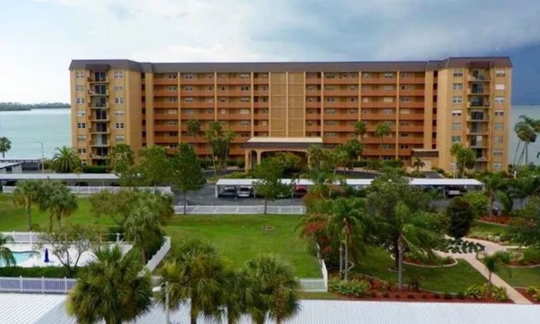 Royal Stewart Arms - Dunedin, FL