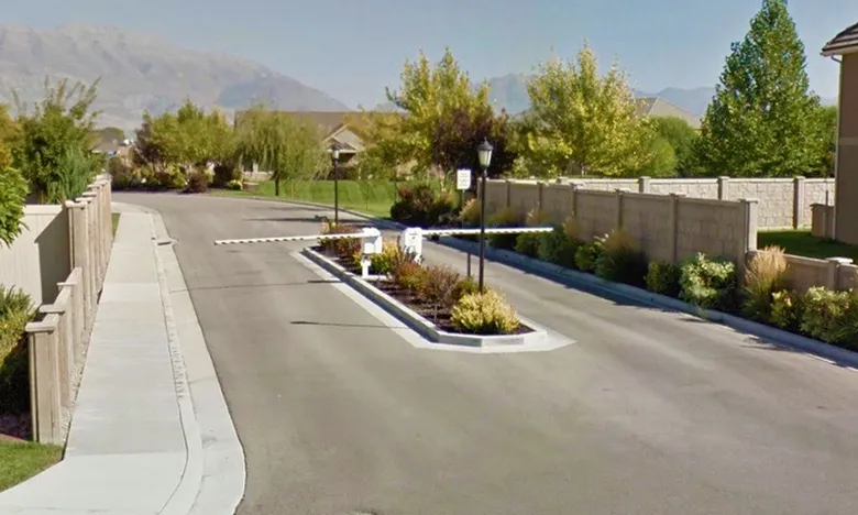 Partially Gated Entrance