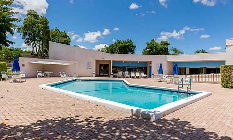 Lime Bay - Tamarac, FL