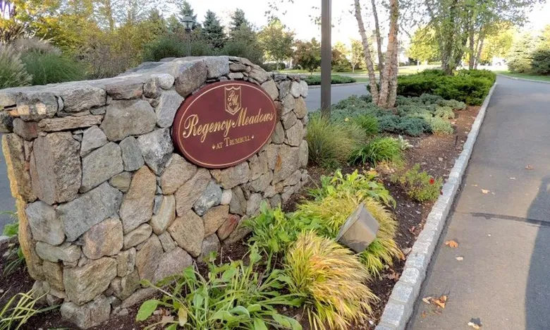 Regency Meadows - Trumbull, CT