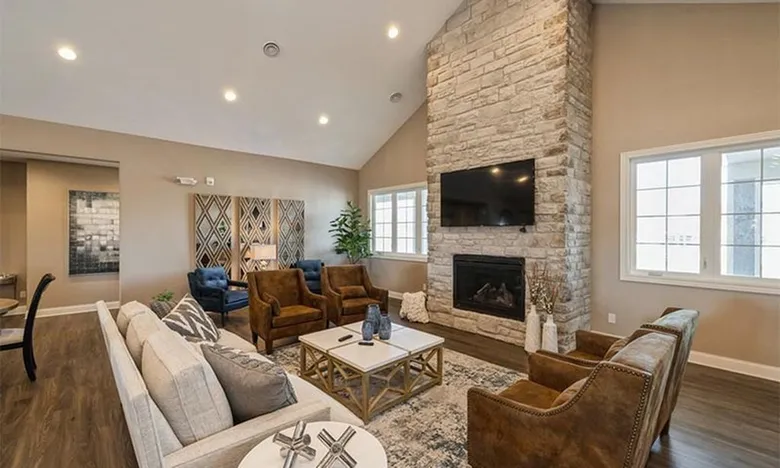 The Courtyards at King’s Landing