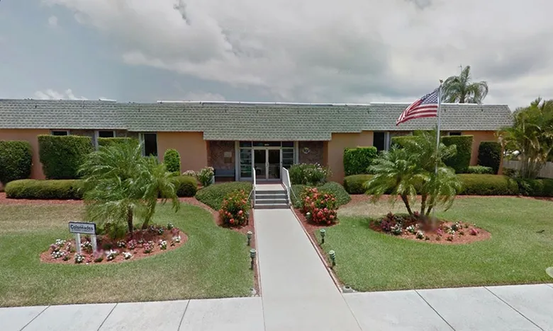 Colonnades at Fort Pierce, FL