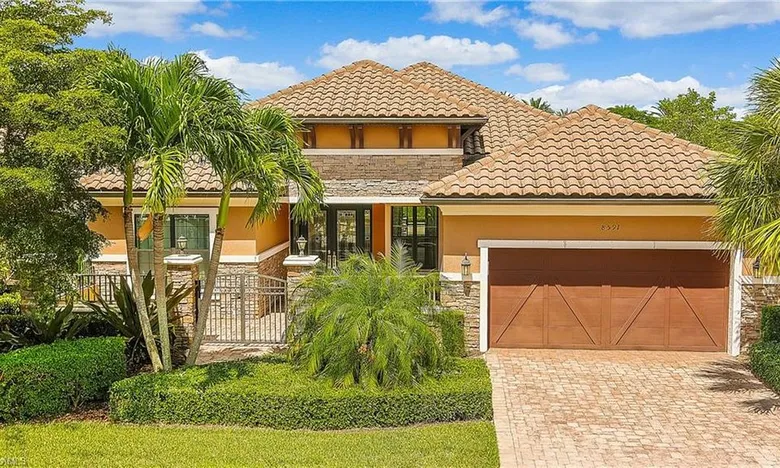 Esplanade at Hacienda Lakes