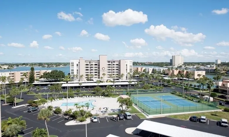 Bay Island - South Pasadena, FL