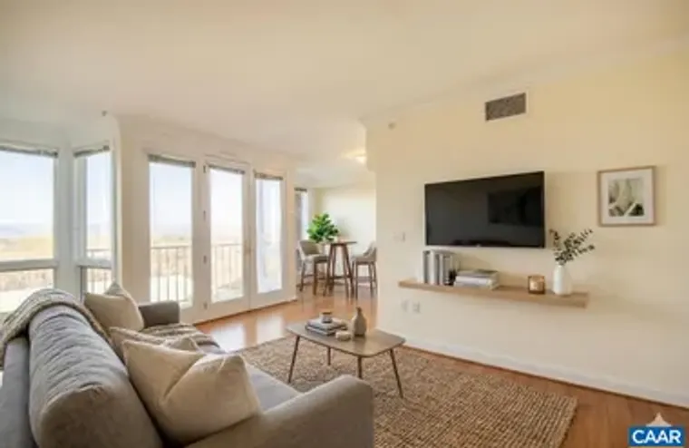 500 CRESTWOOD DR 1405, CHARLOTTESVILLE, ..., Charlottesville, VA 22903