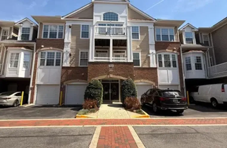 7860 ROLLING WOODS CT 4M4, SPRINGFIELD, ..., Springfield, VA 22152