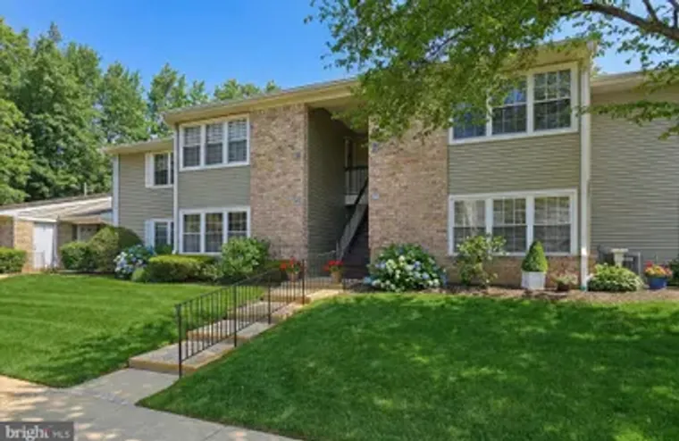 52 HONEYSUCKLE LN, RED BANK, NJ, 07701, Red Bank, NJ 07701