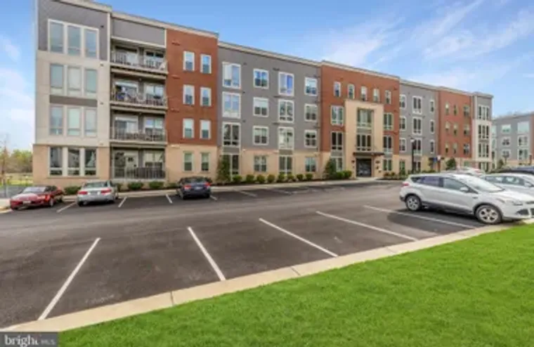 6101 FAIRVIEW FARM DR 207, ALEXANDRIA, V..., Alexandria, VA 22315