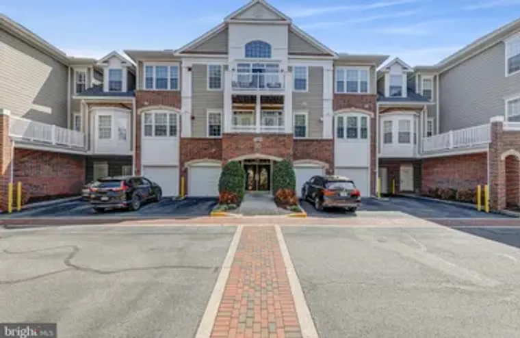 7860 ROLLING WOODS CT 4M4, SPRINGFIELD, ..., Springfield, VA 22152