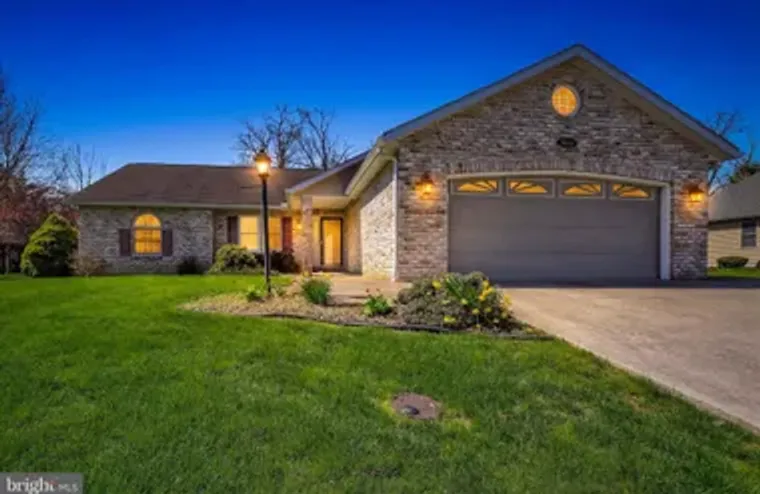 6606 BENT OAK DR, FAYETTEVILLE, PA, 1722..., Fayetteville, PA 17222