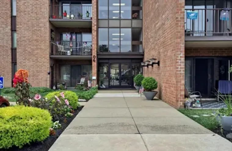 6105 DELAIRE LANDING RD 105, PHILADELPHI..., Philadelphia, PA 19114