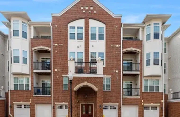 9204 CHARLESTON DR 206, MANASSAS, VA, 20..., Manassas, VA 20110