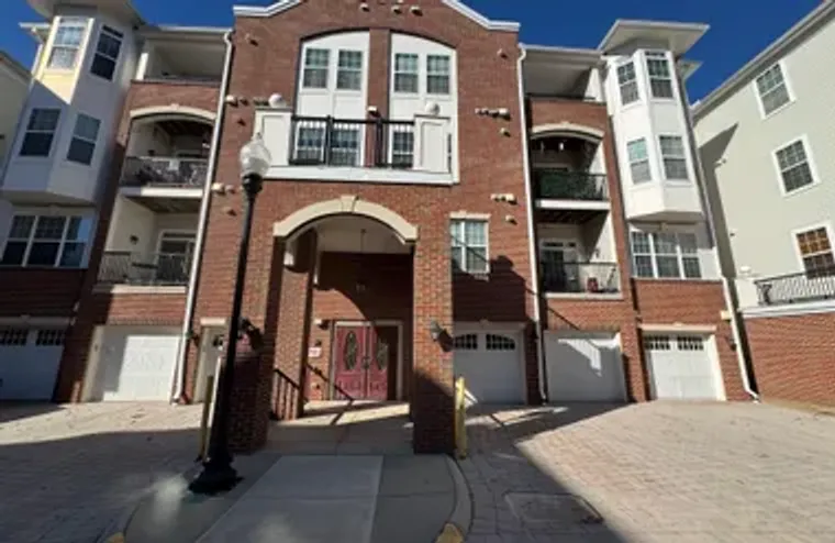 9202 CHARLESTON DR 405, MANASSAS, VA, 20..., Manassas, VA 20110