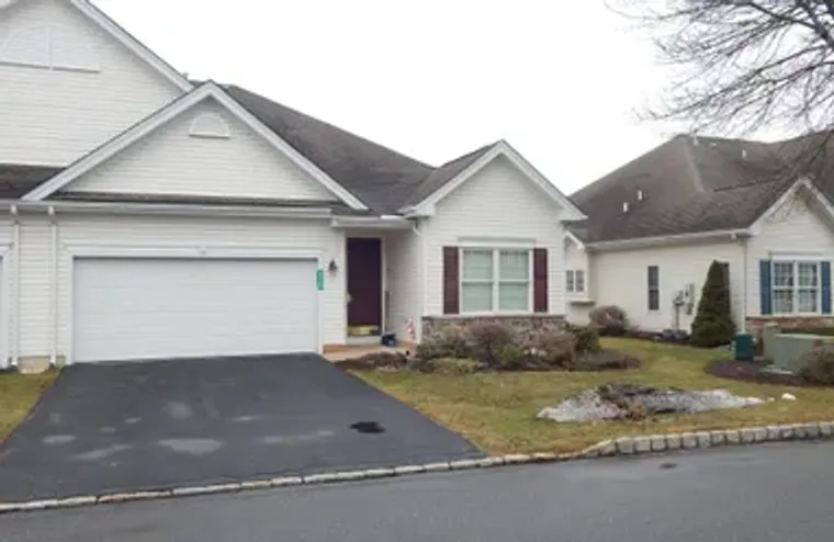 4120 PINE HURST DR, NORTHAMPTON, PA, 180..., Northampton, PA 18067