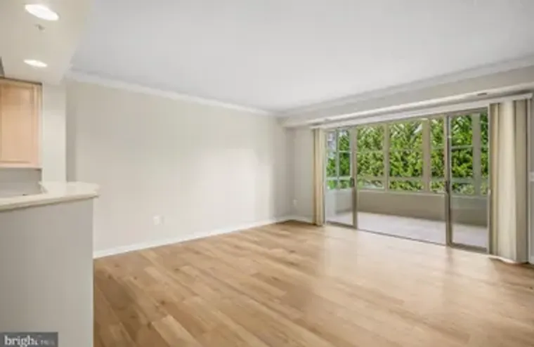 19350 MAGNOLIA GROVE SQ UNIT 303, LEESBU..., Leesburg, VA 20176