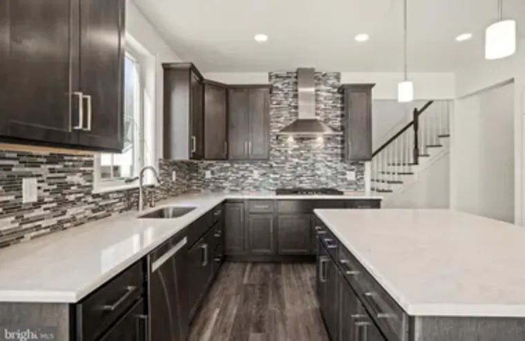 33 KAY CHIARELLO WAY, HAMILTON, NJ, 0869..., Hamilton, NJ 08690