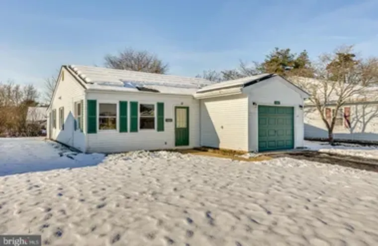 105 HUNTINGTON DR, SOUTHAMPTON, NJ, 0808..., Southampton, NJ 08088