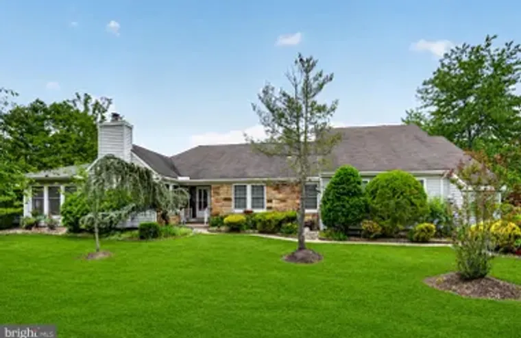 11 CANTERBURY DR, MONROE TOWNSHIP, NJ, 0..., Monroe Township, NJ 08831