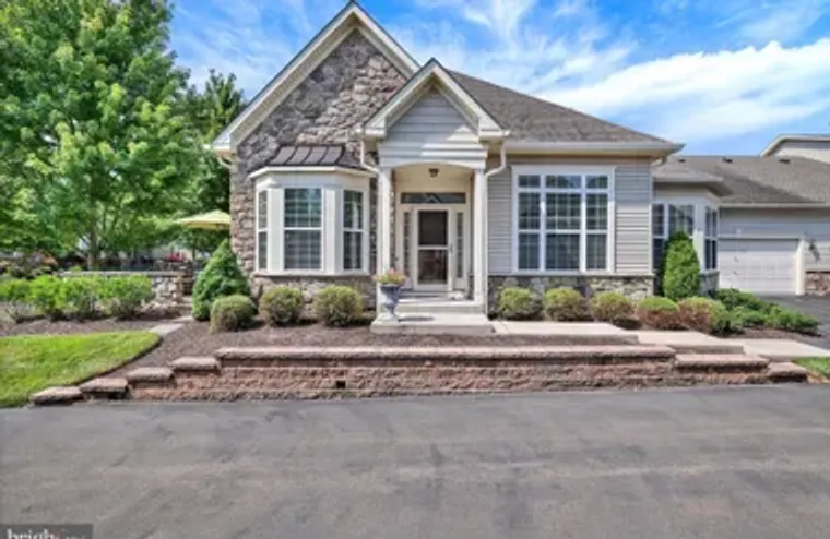 216 WILLOW DR, NEWTOWN, PA, 18940, Newtown, PA 18940