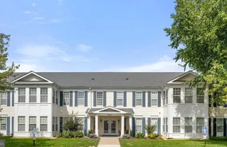 6704 HOLLY FARM LN UNIT 109, WARRENTON, ..., Warrenton, VA 20187