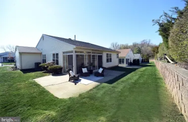 4 DEEP HOLLOW LN, COLUMBUS, NJ, 08022, Columbus, NJ 08022