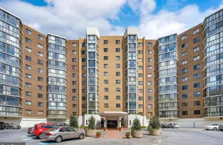15100 INTERLACHEN DR 1-709, SILVER SPRIN..., Silver Spring, MD 20906