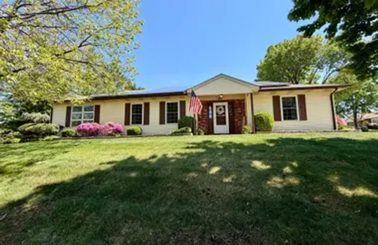 102 CARRIAGE HILL CT, COLUMBUS, NJ, 0802..., Columbus, NJ 08022