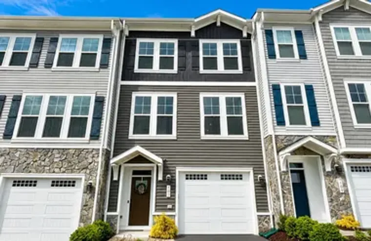 107 WAKE ROBIN CT, LAKE FREDERICK, VA, 2..., Lake Frederick, VA 22630