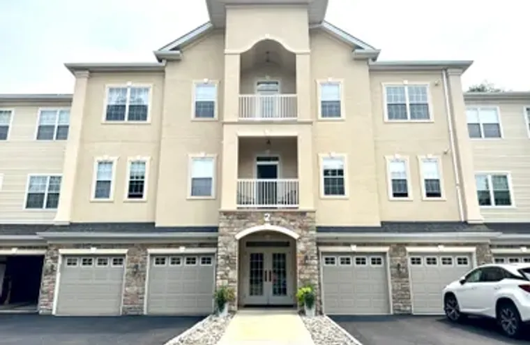 2 FALCON DR 202, HOLLAND, PA, 18966, Holland, PA 18966