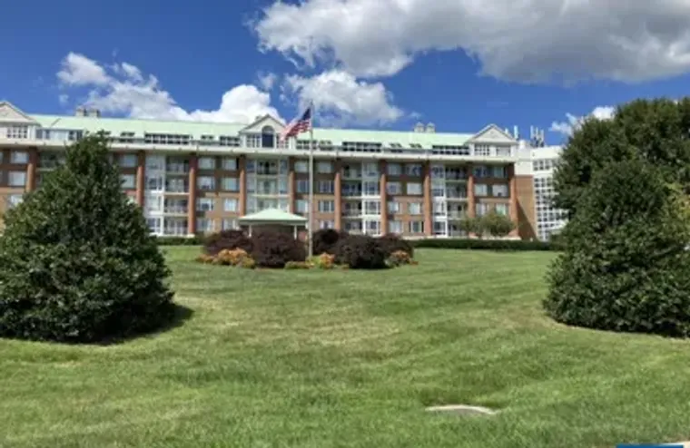 500 CRESTWOOD DR 2306, CHARLOTTESVILLE, ..., Charlottesville, VA 22903