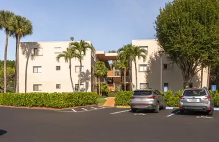 5250 LAS VERDES CIR APT 116, DELRAY BEAC..., Delray Beach, FL 33484
