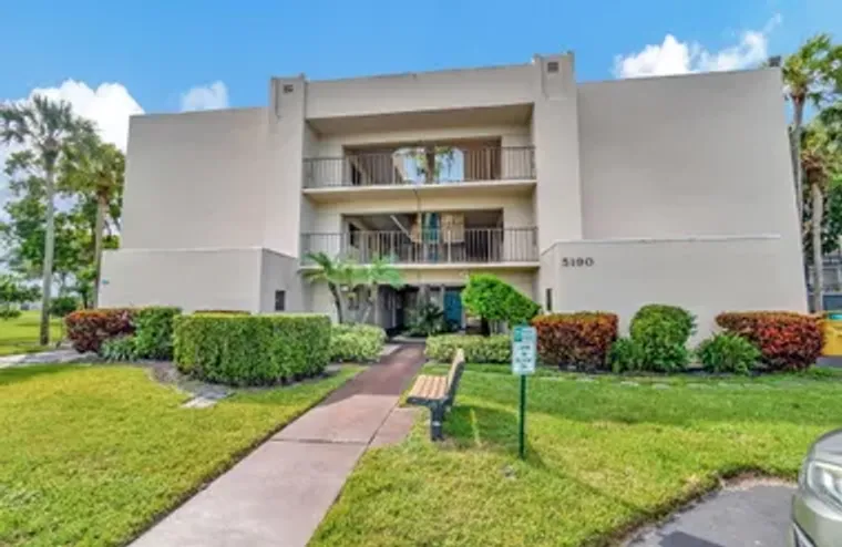 5190 LAS VERDES CIR APT 202, DELRAY BEAC..., Delray Beach, FL 33484