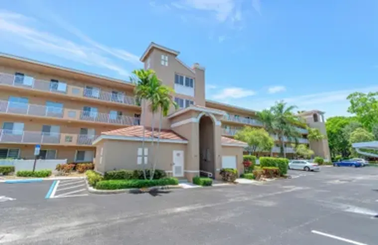 5746 CRYSTAL SHORES DR APT 206, BOYNTON ..., Boynton Beach, FL 33437