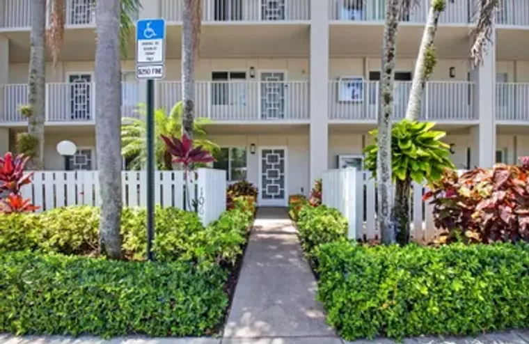 6112 HUNTWICK TER 106, DELRAY BEACH, FL,..., Delray Beach, FL 33484