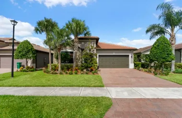 560 SE MONET DR, PORT SAINT LUCIE, FL, 3..., Port Saint Lucie, FL 34984