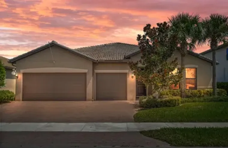 800 SE WESTBURY DR, PORT SAINT LUCIE, FL..., Port Saint Lucie, FL 34984