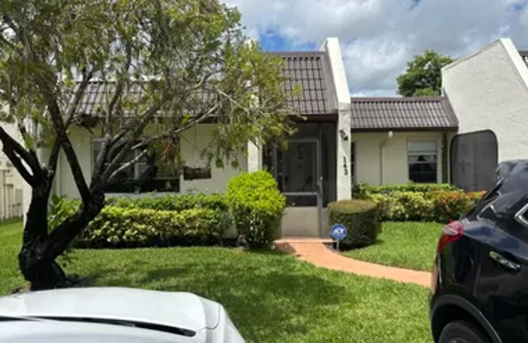 143 LAKE SUSAN DR, WEST PALM BEACH, FL, ..., West Palm Beach, FL 33411