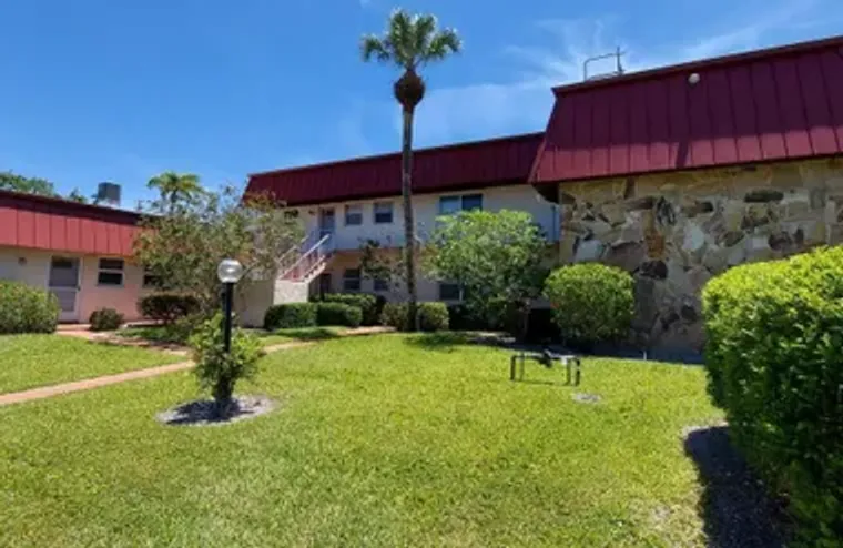 12019 W GREENWAY DR APT 203, ROYAL PALM ..., Royal Palm Beach, FL 33411