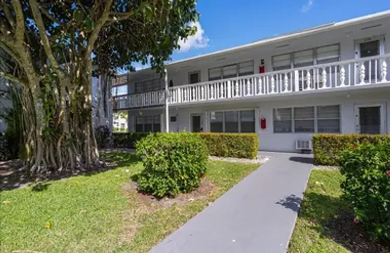 98 CAMBRIDGE E UNIT E, WEST PALM BEACH, ..., West Palm Beach, FL 33417