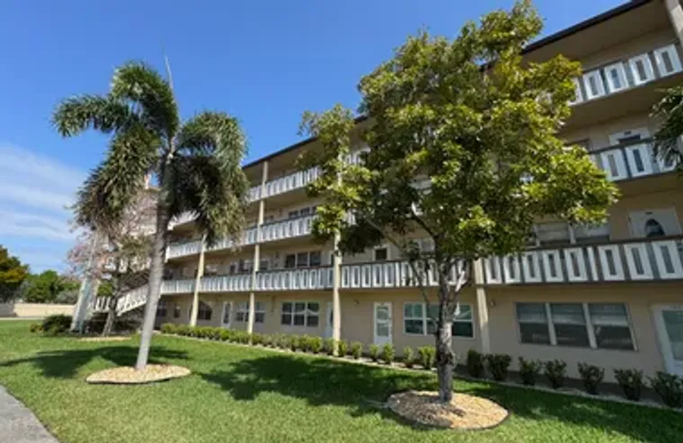 203 SOUTHAMPTON A, WEST PALM BEACH, FL, ..., West Palm Beach, FL 33417