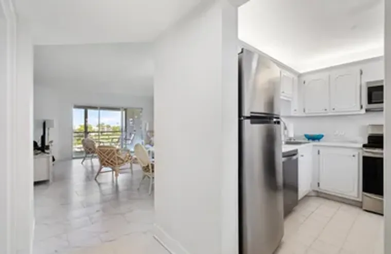 3590 VIA POINCIANA APT 607, LAKE WORTH, ..., Lake Worth, FL 33467