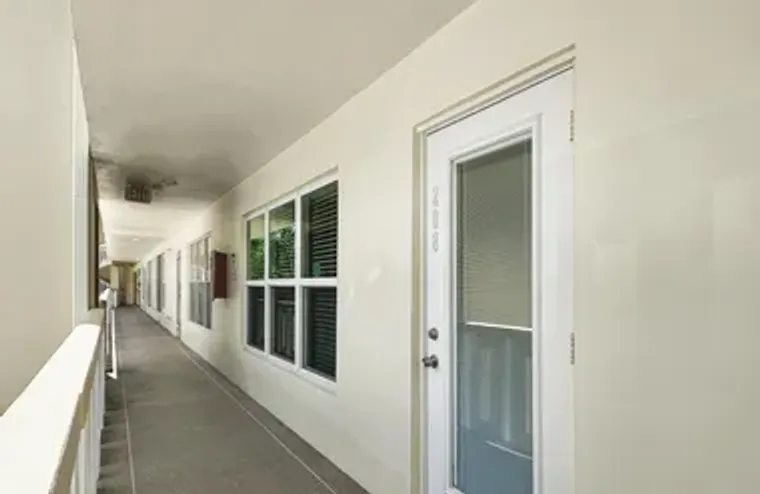 208 WELLINGTON E UNIT E, WEST PALM BEACH..., West Palm Beach, FL 33417