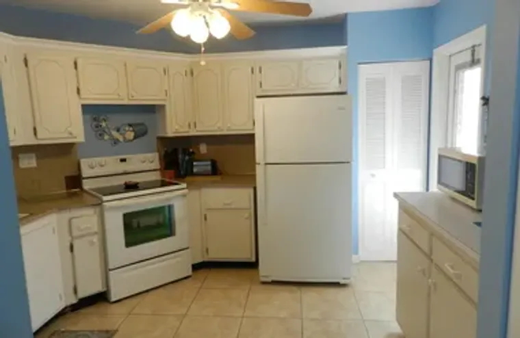 6 GREENWAY VLG 202, ROYAL PALM BEACH, FL..., Royal Palm Beach, FL 33411