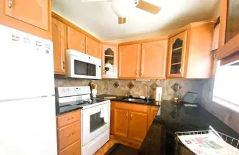 208 CHATHAM J # 208, WEST PALM BEACH, FL..., West Palm Beach, FL 33417