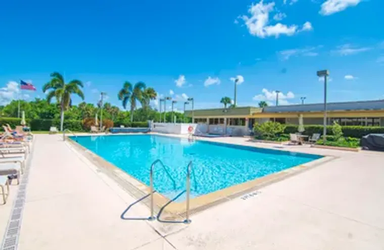 16 VISTA GARDENS TRL APT 105, VERO BEACH..., Vero Beach, FL 32962